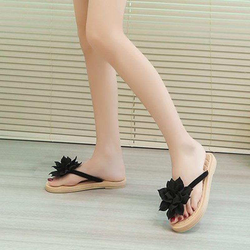 Wear Flat-bottomed Flip Flops and Thick-bottomed Sandals In Summer Women's Flower Slippers Women's Seaside Beach Non-slip Holiday Flip-flop Sandals