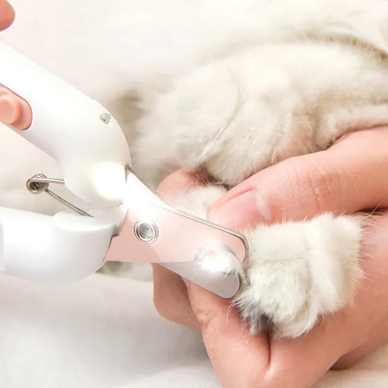 Cat Nail Clippers Pet Nail Clippers Dog Clip Nail Clippers Led Ilumination Blood Line Anti-scratch Artifact Novice Dedicated Pet Supplies