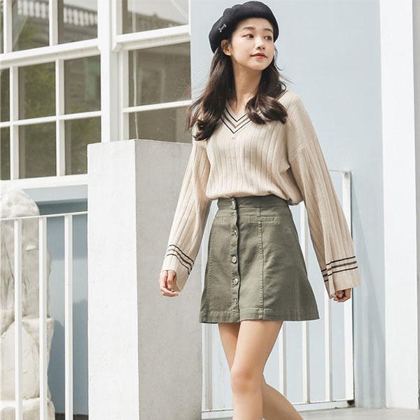 Autumn and Winter Sweater Women Loose Students V Trumpet Sleeve Pullover Ladies Bottoming Sweater