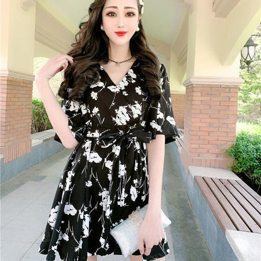 Floral Two-piece Women's Dress Shorts Suit Women's Chiffon Dress Fabric Light and Breathable V-neck Short-sleeved Top Loose Shorts