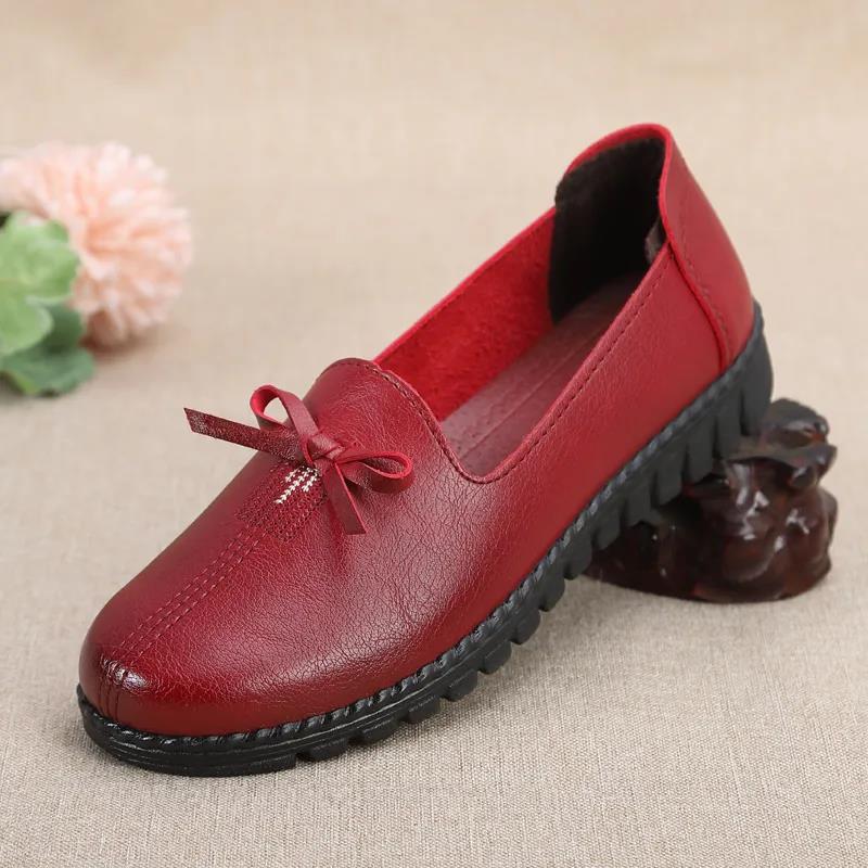 Non-slip Soft Mother Shoes Slip-on Casual Women's Shoes Soft Leather Soft Bottom Non-slip Leather Shoes Single Shoes