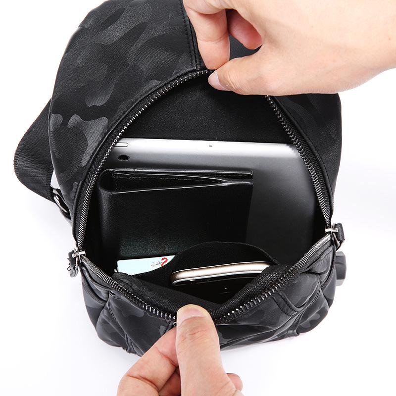 Chest Bag Men's Multi-layer Zipper with Headphone Hole Messenger Bag Outdoor Sports Shoulder Bag