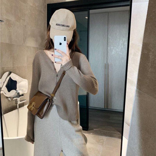Autumn and Winter Fashion Sweater Pure Color Casual Knitted Jacket V-neck Young Women Cardigan Sweater