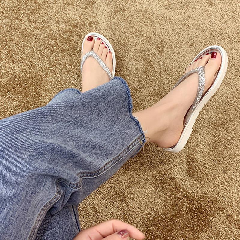 Flip-flops Female Summer Wear Korean Fashion All-match Sandals and Slippers Rhinestone Personalized Flip-flops Non-slip Beach Shoes