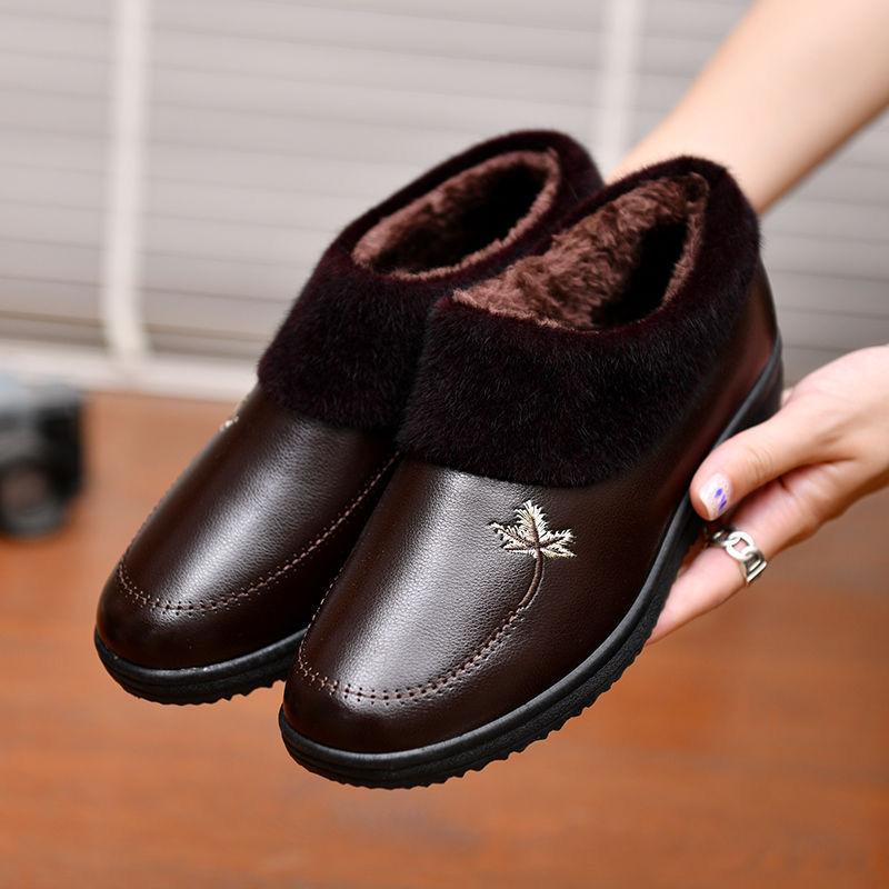 Winter Cotton Shoes and Snow Boots Women Flat Bottom and Velvet Warm Leather Shoes Winter Shoes Soft Bottom Non-slip