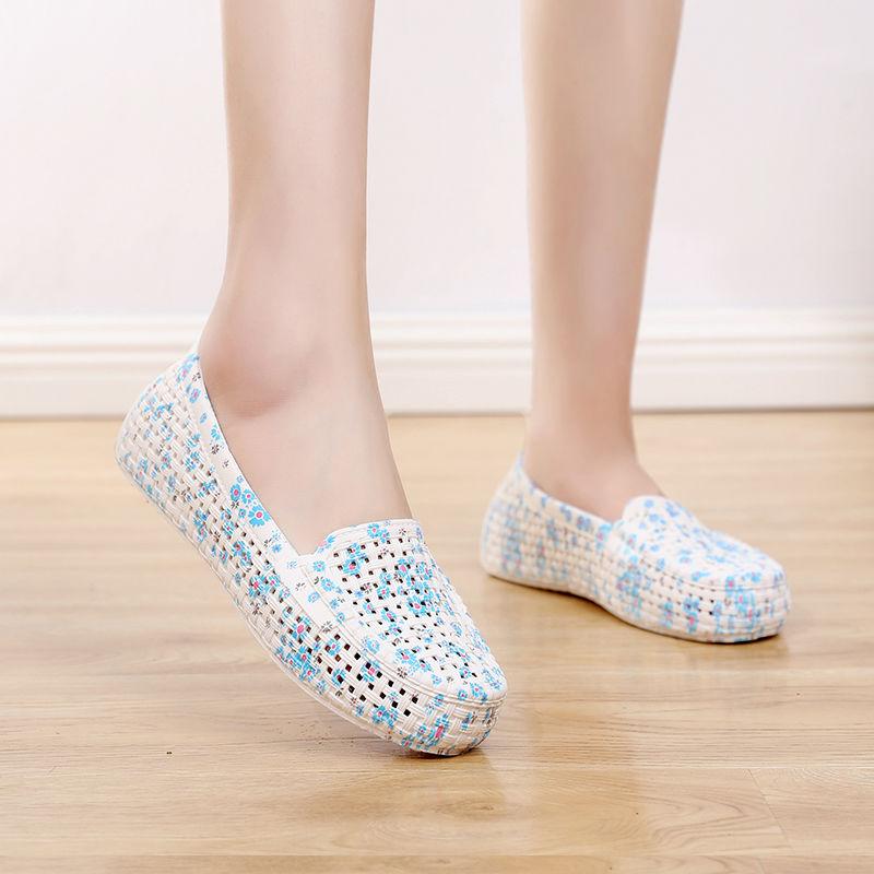 Female Mother Shoes Spring and Autumn Single Shoes Flat Shoes Summer  Plastic Beach Shoes Sandals Loafer Shoes for Women