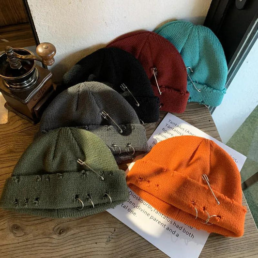 Knit Skullies Beanies Hole Hip Hop Hats with Metal Rings Brooch Fashion Men Women Streetwear Ripped Beanies Hats Solid Autumn Winter Warm Skull Hats