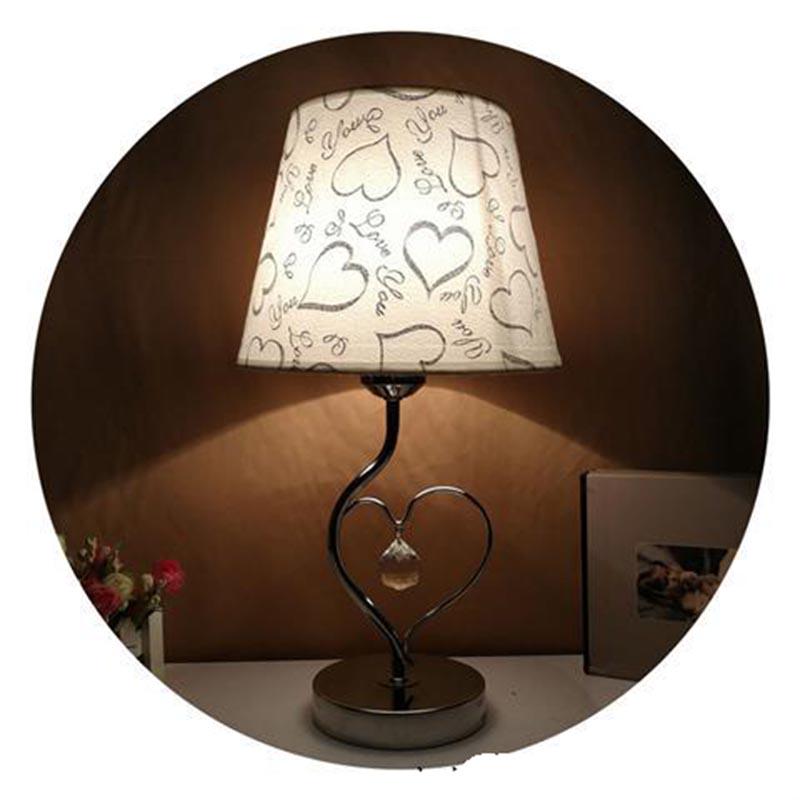 Wedding Gift Garden European Style Simple Cloth Gift Table Lamp Study Bedroom Decoration Bedside