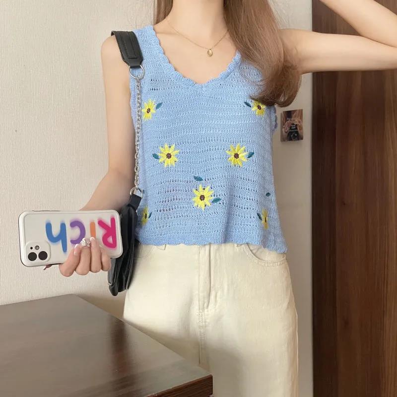 Women Summer Sleeveless Tops Daisy Embroidered Low Collar with Exposed Collarbone Thin Waistcoat Short Open Navel Knitted Suspender Top