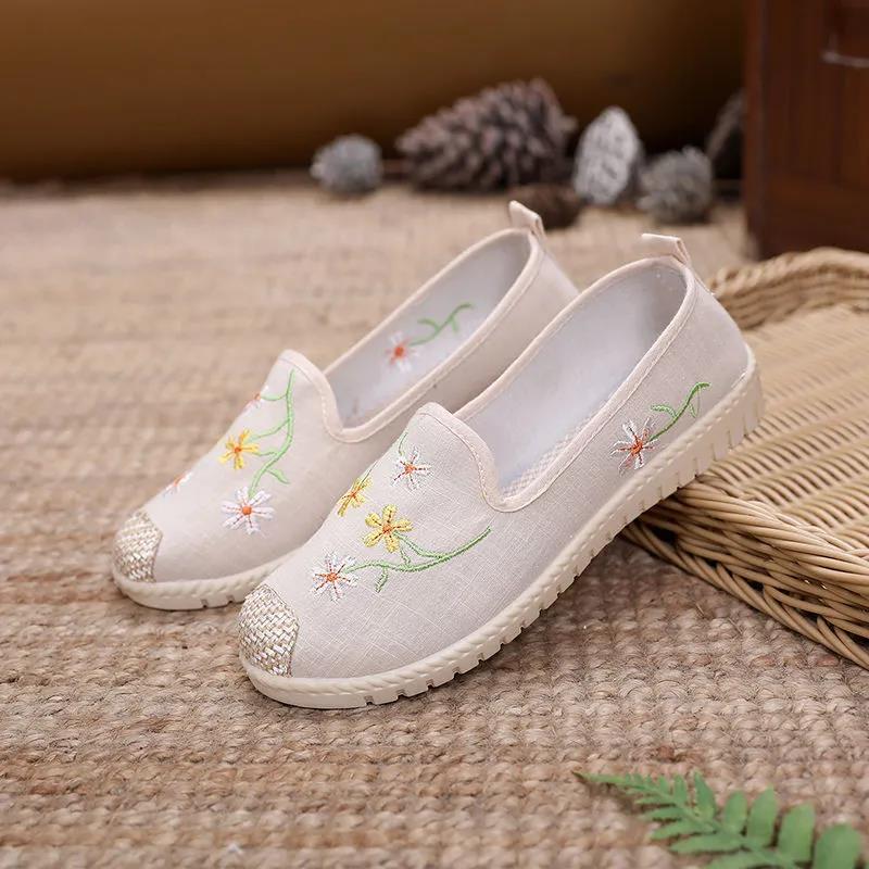 Women's Old Beijing Breathable Cloth Shoes Canvas Flat Soled Non Slip Casual Shoes