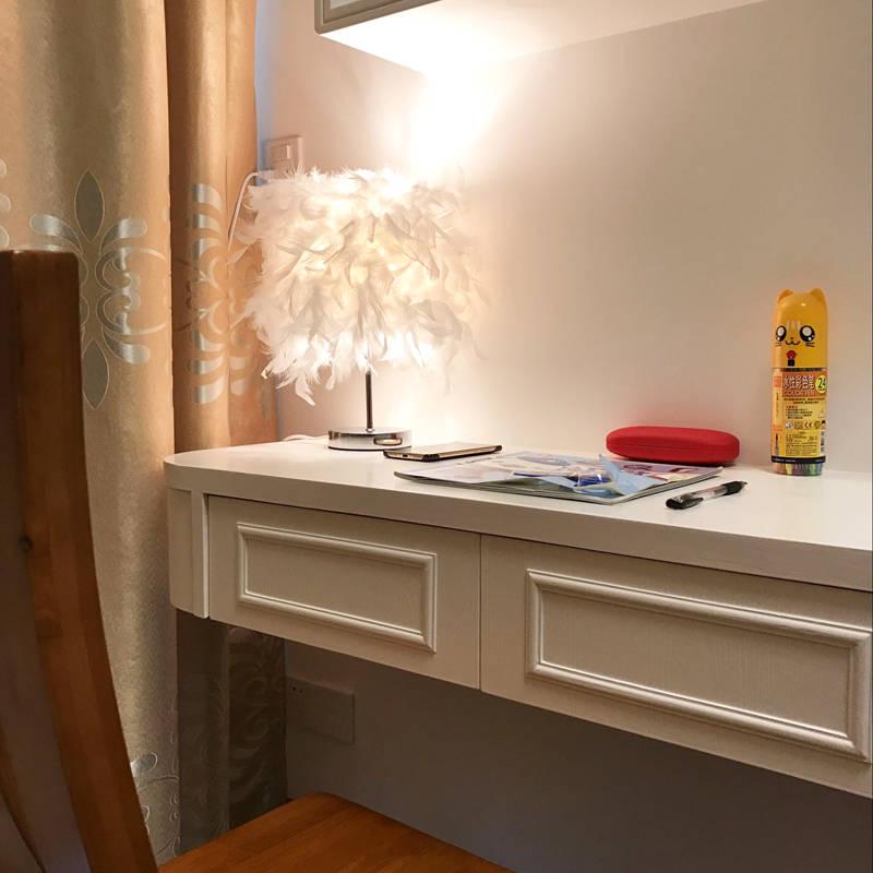 Feather Table Lamp Bedroom Bedside Lamp Simple Romantic European Princess Wedding Room Bedside Lamp