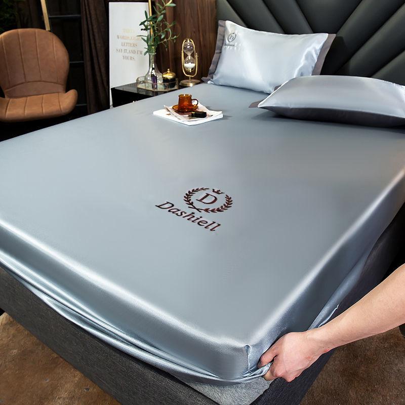 3pcs/set Summer Ice Silk Skin-friendly Mat Bed Sheet Three-piece Protective Cover for Embroidered Bedding