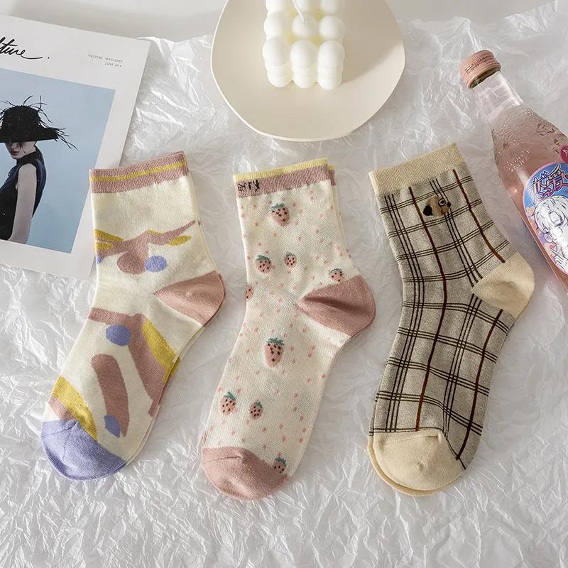 Three Pairs of Women's Socks Fashion Print Cartoon Pattern Socks Winter Thick Pile Pile Socks