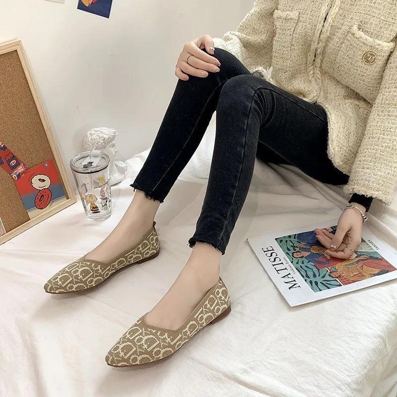 Casual Lazy Beanie Shoes Women's All-match Breathable Flying Woven Flat-bottomed Mother's Shoes Single Shoes