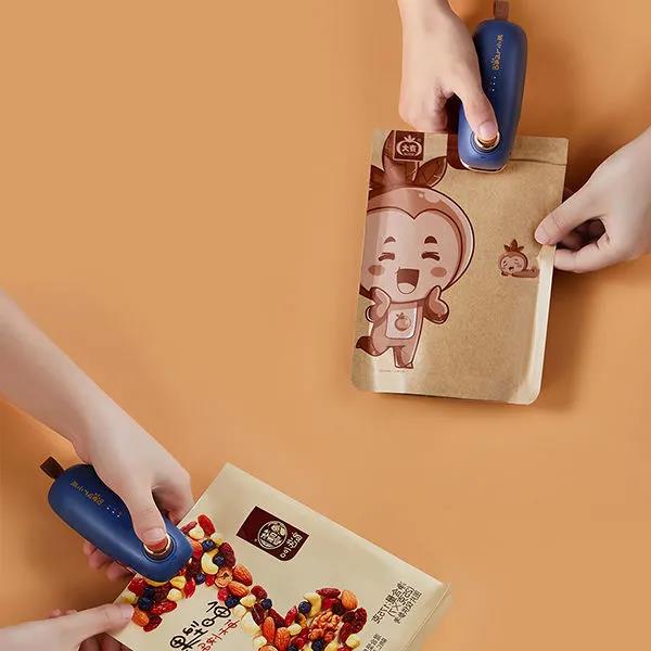 Sealing Machine Small Household Mini Plastic Bag Snack Sealing Machine Rechargeable Portable Sealer Sealing Machine