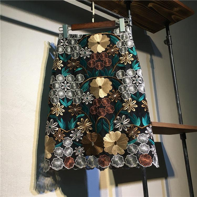 Exquisitely Floral Embroidered Water-soluble Lace Skirt Women's Knee Skirt High-quality Mesh Bag Hip A-line Skirt Retro Pattern Mid-length Skirt