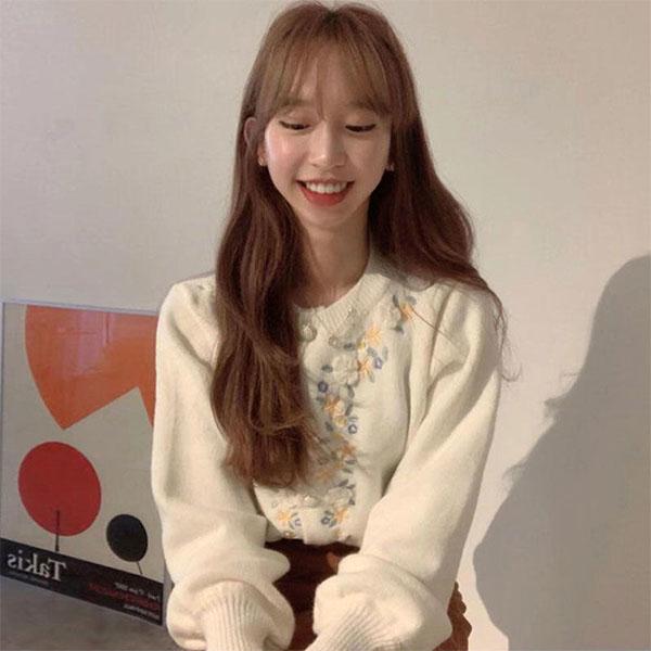 Autumn Small Fresh Embroidered Knitted Cardigan Long-sleeved Jacket Sweet Wild Sweater Women
