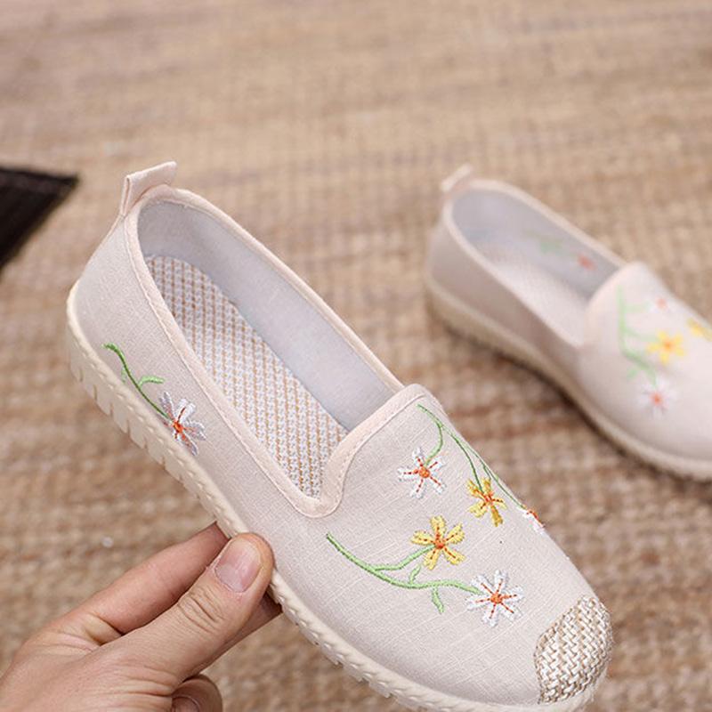Women's Old Beijing Breathable Cloth Shoes Canvas Flat Soled Non Slip Casual Shoes