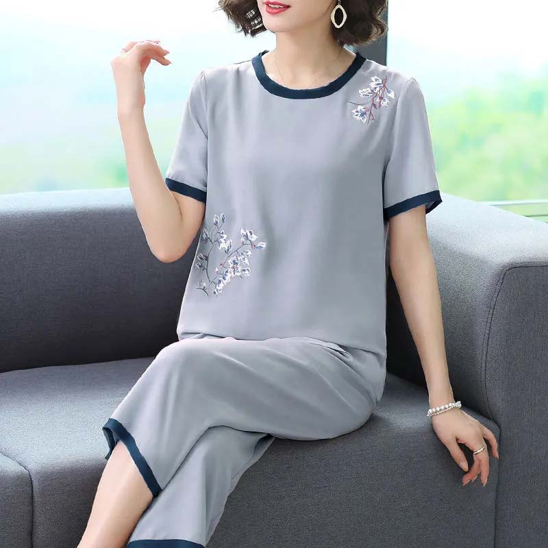 Ladies Embroidered Suit Summer Short Sleeve Pants Top Two Piece Set Casual Loose Homewear Outer Wear Suit Asymmetric Stitching T-Shirt Trousers