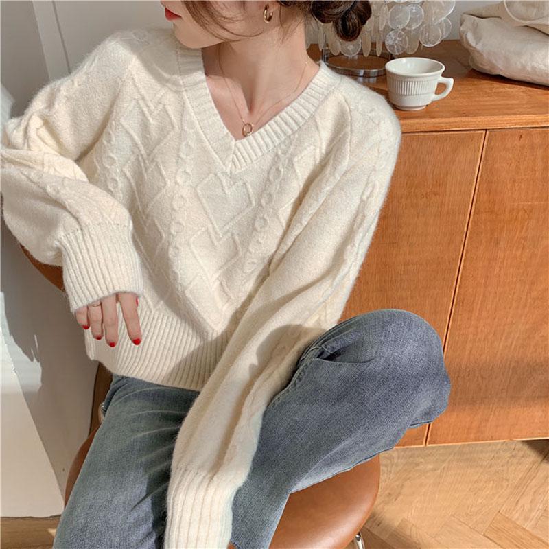Autumn Fashion Loose Sweater Women's Solid Color Simple Long-sleeved Shirt V-neck Short Knit Sweater