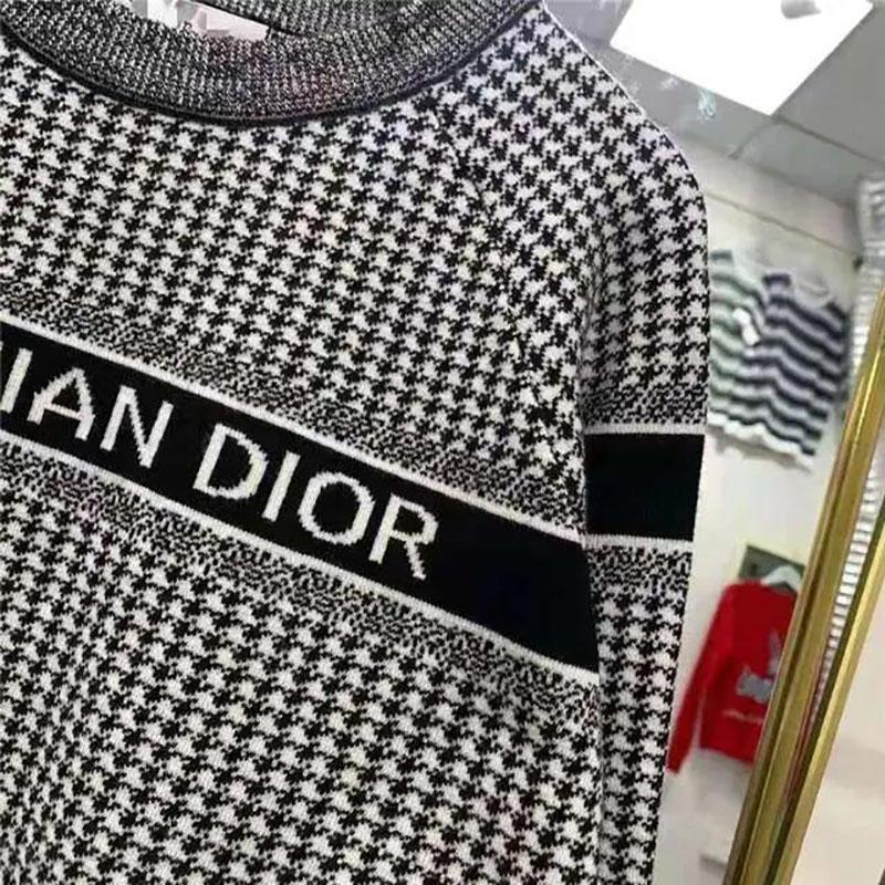 Autumn and Winter Women's Knitted Suit Long-sleeved Loose Sports Casual Top and Shorts Two-piece Suit