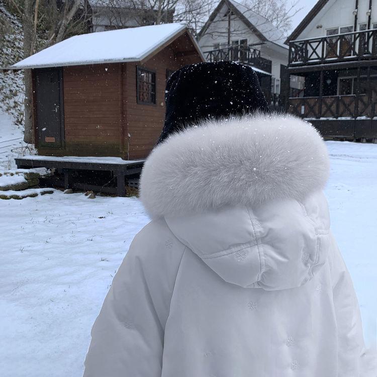 Fluffy Big Fur Collar Hooded White Duck Down Down Jacket Women's Mid-length Loose Women's Winter Thick Coat Button Design Winter Jacket