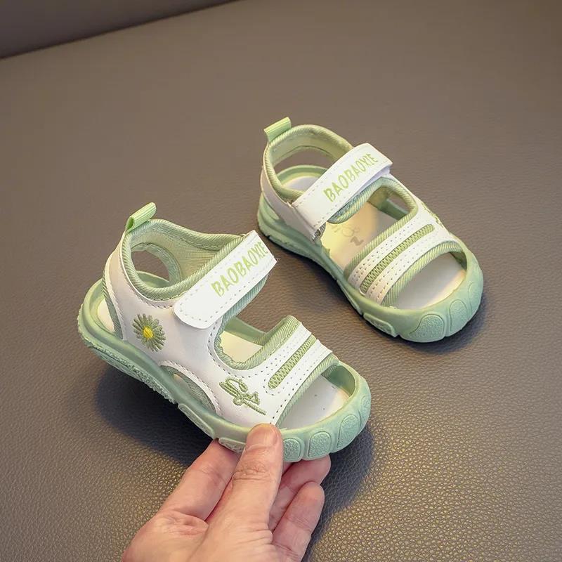 Children's Light Shoes In Summer Soft Sole Cartoon Daisy Beach Cool Shoes Kids' Anti-slip Flat Casual Sandals