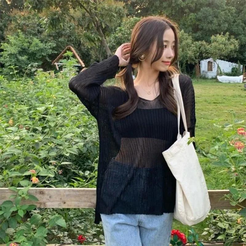 Thin Blouse Women's Summer Western Style Age-reducing Ice Silk Sweater Design Sense Long-sleeved Sunscreen Top