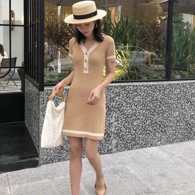 Female Simple and Elegant V-neck Splicing Knitted Dress Slim Gentle Short Sleeve Hip Wrap Short Holiday Dress