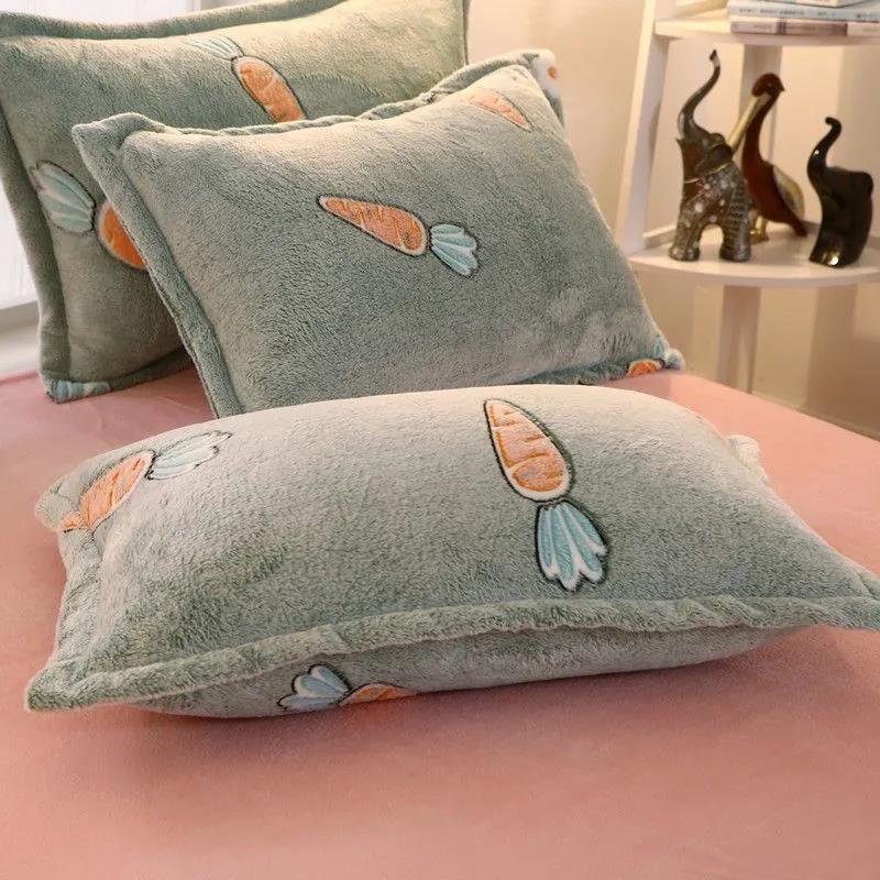 Winter Coral Velvet Pillowcase Warmth and Thickened Pillowcase for Student Single Two-pack Pillowcase