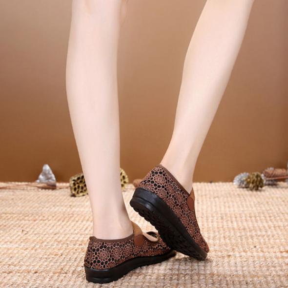 Female Spring Solid Color Soft Sole Flat Hollow Out Shoes Women's Summer Large Size Breathable Mesh Shoes