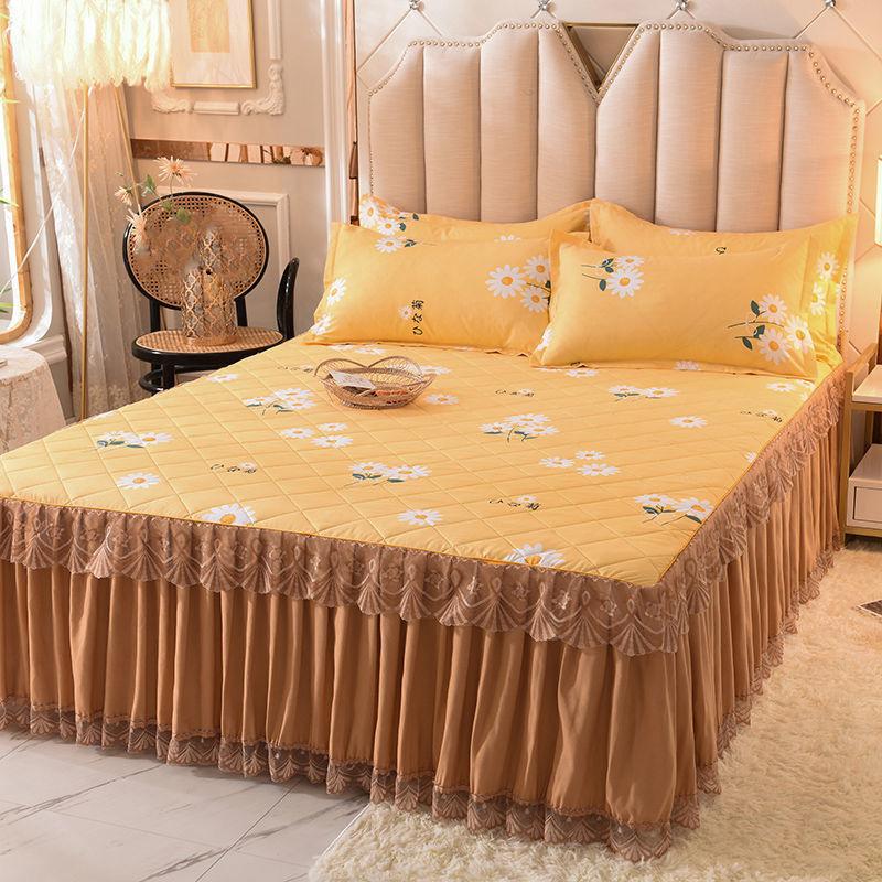 Skin-friendly Bed Skirt Three-piece Bedding Bed Skirt-style Bedspread Sheets Non-slip and Dust-proof Bed Sheet Protective Cover