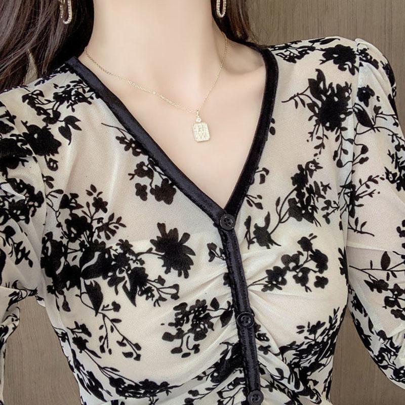 Women's Spring and Autumn Long-sleeved Tops Floral Slim Fit All-match Bottoming Shirts