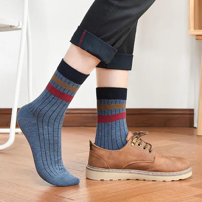 Men's Winter Tube Socks Fashion Variety of Printed Sports Deodorant Socks Thickened Warm Tube Sockskings