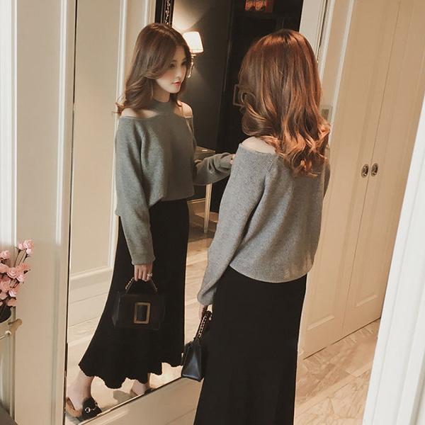 Off-shoulder Hanging Neck Solid Color Knit Sweater Pullover Casual Fall/winter Sweater Women's Long-sleeved Top with Careful Design