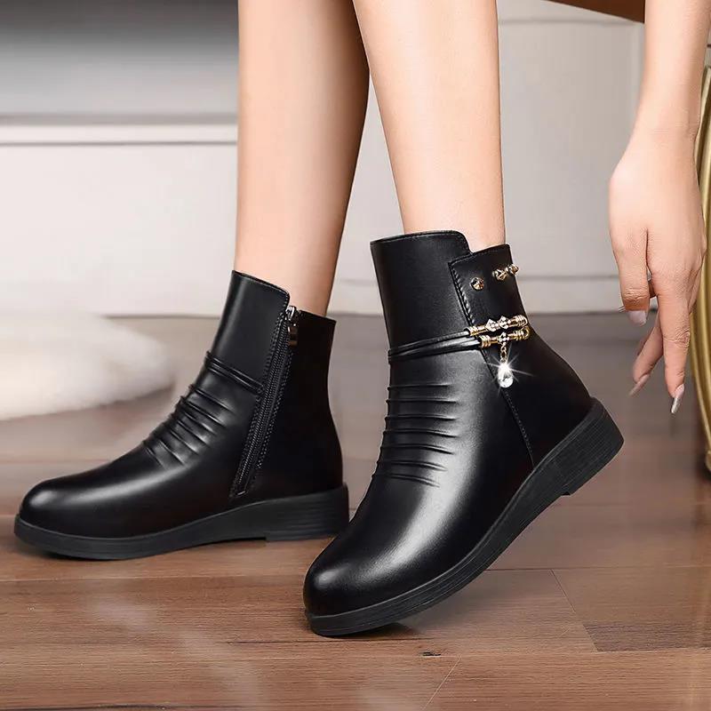 Women's Boots Autumn Winter Cotton Boots Soft Soled Short Boots Plus Velvet Flat Bottom Women's Leather Shoes Warm Middle-aged Elderly Women's Shoes