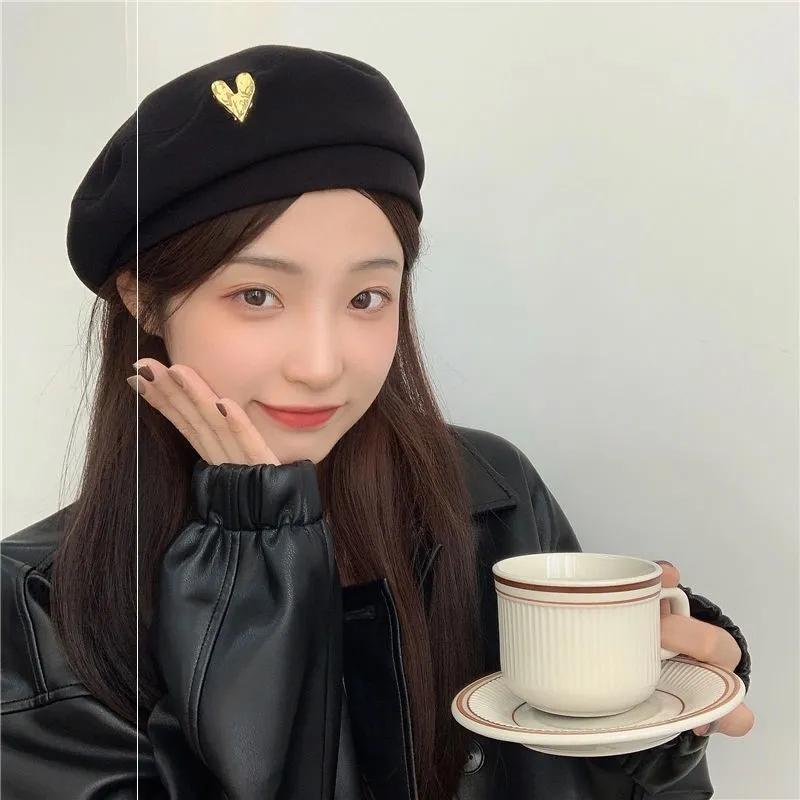 Ladies Beret Hat Vintage Woolen Retro Metal Heart Painter Hat Solid Sweet Cute All-match Beret Cap High Quality Beanies Cap