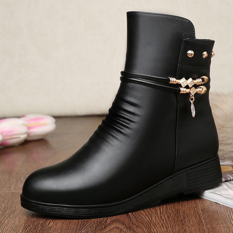 Women's Boots Autumn Winter Cotton Boots Soft Soled Short Boots Plus Velvet Flat Bottom Women's Leather Shoes Warm Middle-aged Elderly Women's Shoes