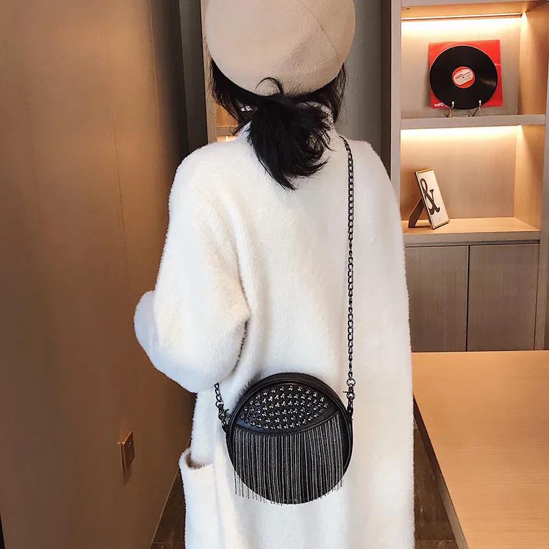 Tassel Rivet Round Bag Metal Chain Pu Leather Messenger Bag Women Outing Trip Crossbody Bags Black