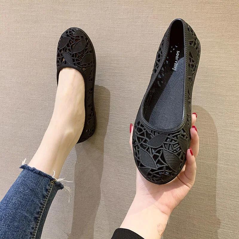 Plastic Sandals Female Summer White Non-slip Flat Bottom Pregnant Mother Shoes Comfortable Hollow Hole Nurse Shoes