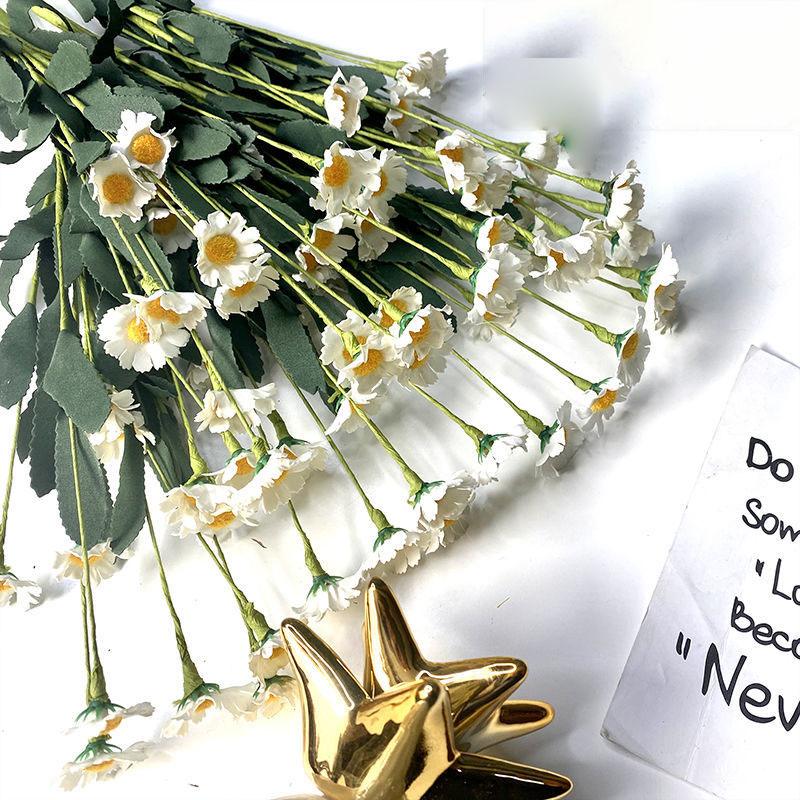 Artificial Flower Small Daisy Fake Flower Home Decoration Flower Silk Flower American Chamomile Dried Flower Countertop Display Bouquet Wildflower