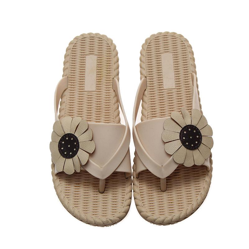 Sandals and Slippers Female Summer Wild Fashion Flowers Flat Bottom Flip Flops Korean Version Wear Net Red Non-slip Beach Beach Shoes