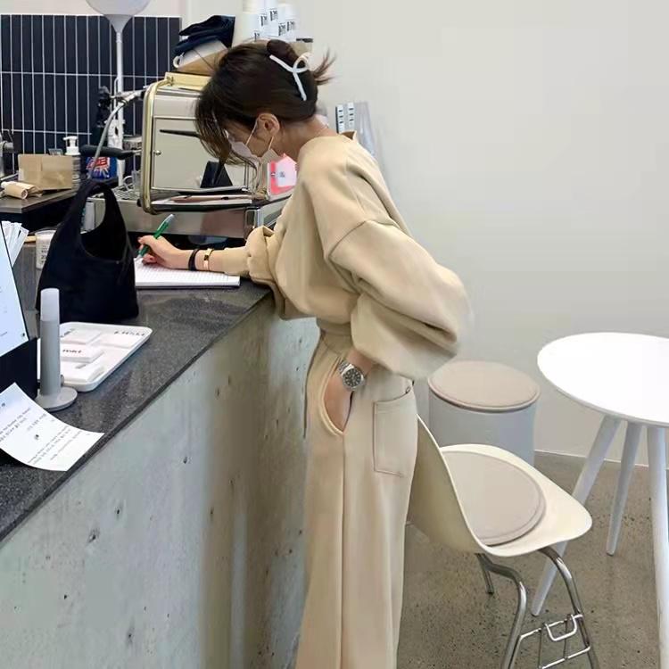 2PCS Korean Autumn and Winter Two-piece Women's Casual Suit V-neck Short Sweater Wide-leg Pants Set Elegant Women's Shows Thinness Clothing