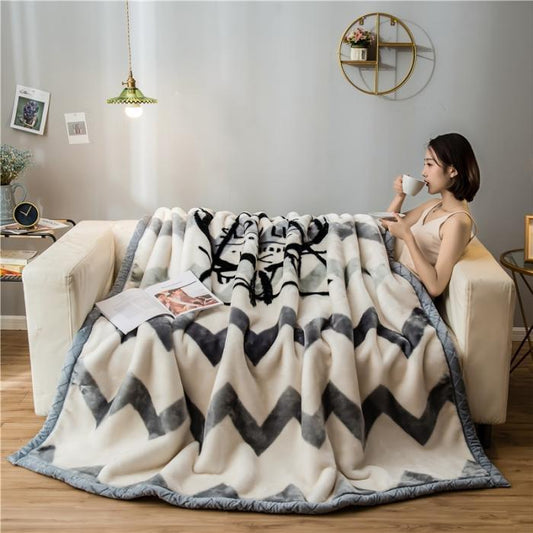 Coral Fleece Blankets for Beds Autumn and Winter Blankets Thick Breathable Warmth Double Blankets Household Items Square Simple Blankets