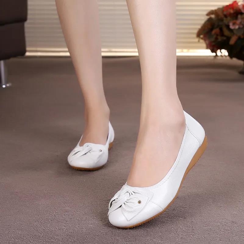 First Layer Cowhide Women Shoes Flat Mother Shoes Large Size Single Shoes Women Leather Peas Shoes Women Soft Soles
