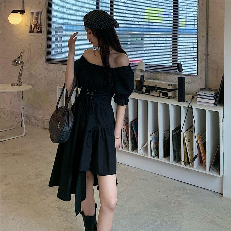 New Mini Design Irregular Bubble Sleeve Small Black Skirt