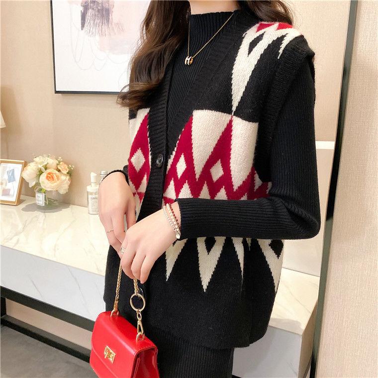Spring and Autumn Lazy Style All-match V-neck Cardigan Sleeveless Color Matching Loose Sweater Rhombus Wear Vest Knitted Waistcoat Women