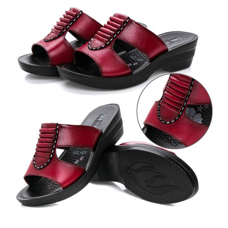 Mother Sandals Slippers Women's Leather Summer Outer Wear Middle-aged and Elderly Women's Sandals Soft Bottom Middle Heel Non-slip