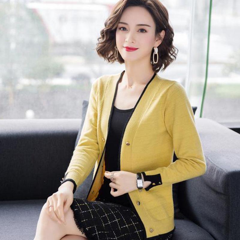 Autumn and Winter V-neck Knitted Sweater Ins Style Casual Short Jacket Fashion Simple Female Jacket