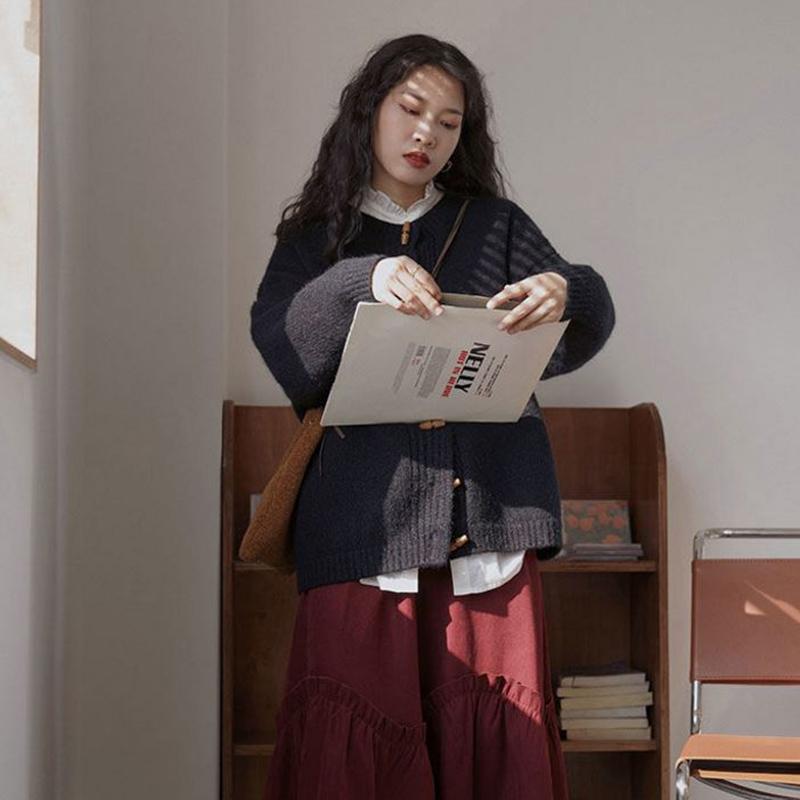 Retro Red Horn Buckle New Autumn and Winter Sweater Women's Knitted Cardigan Jacket Women Loose Outer Wear Korean Version of All-match